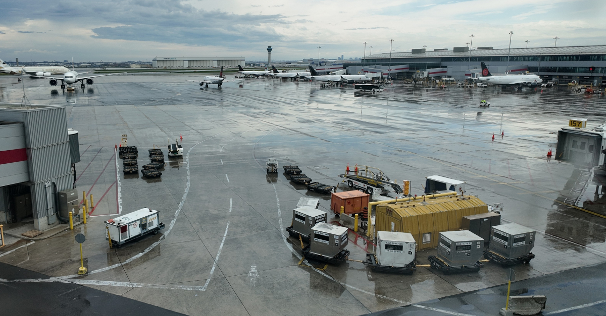 Airport GSE YYZ 1