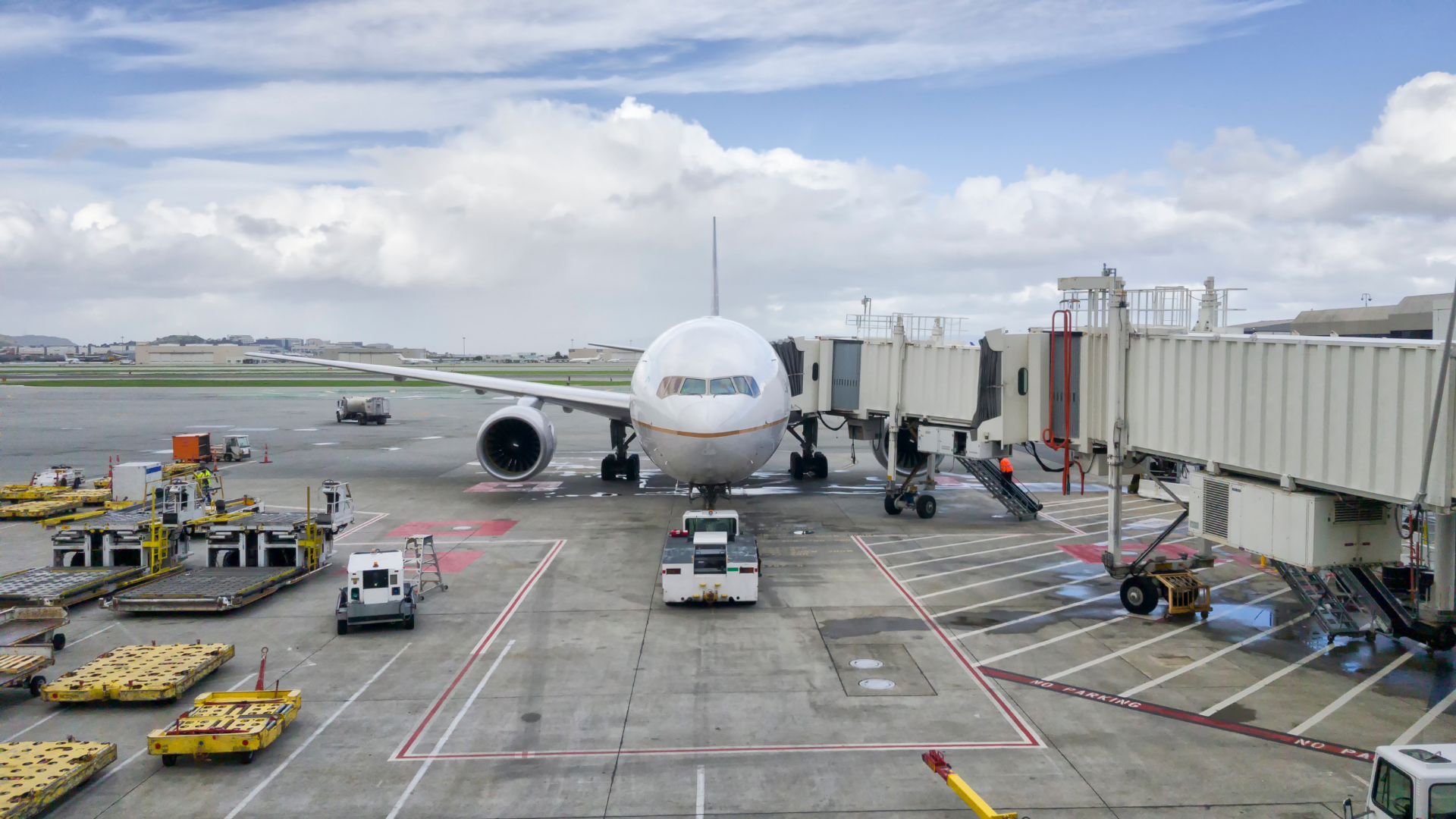 Airport ground handling pitcure 1